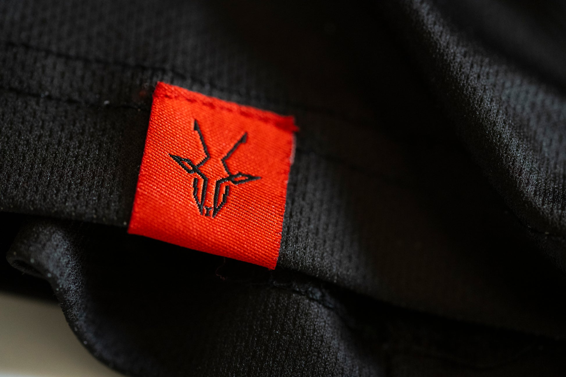 APEX Mountain Bike Jersey Sleeve Hem Tag Detail