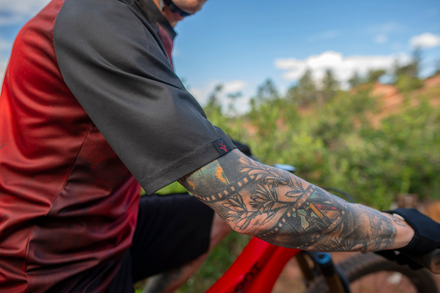 DKR Mountain Bike Jersey Sleeve Detail